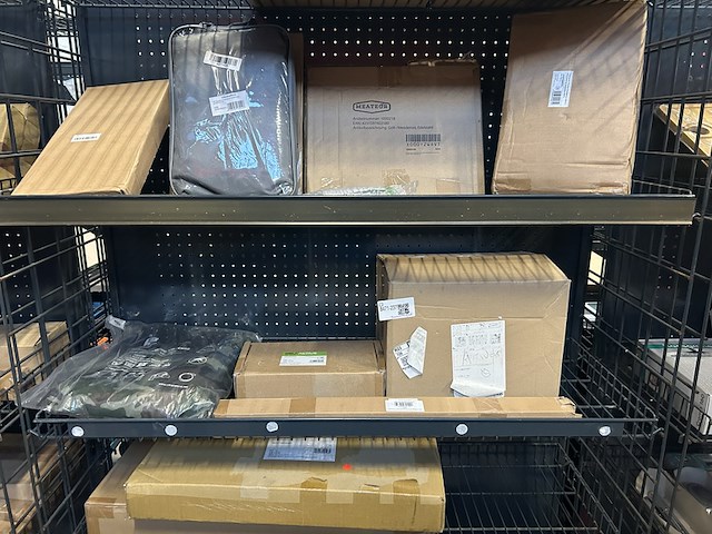 3x inhoud stellingvak (online) winkelvoorraad w.o. wellactive, meateor - afbeelding 1 van  8