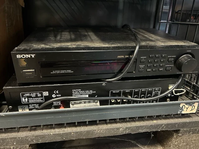 3x inhoud stellingvak w.o. beveiliging, stroomvoorziening en netwerken w.o. mean well, sony - afbeelding 2 van  13