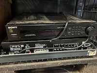 3x inhoud stellingvak w.o. beveiliging, stroomvoorziening en netwerken w.o. mean well, sony - afbeelding 2 van  13