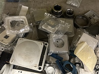 3x inhoud stellingvak w.o. divers schakelmateriaal w.o. busch-jaeger, klauke - afbeelding 4 van  18