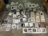 3x inhoud stellingvak w.o. divers schakelmateriaal w.o. busch-jaeger, klauke - afbeelding 5 van  18