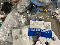 3x inhoud stellingvak w.o. divers schakelmateriaal w.o. busch-jaeger, klauke - afbeelding 16 van  18