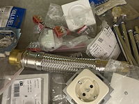 3x inhoud stellingvak w.o. divers schakelmateriaal w.o. busch-jaeger, klauke - afbeelding 17 van  18