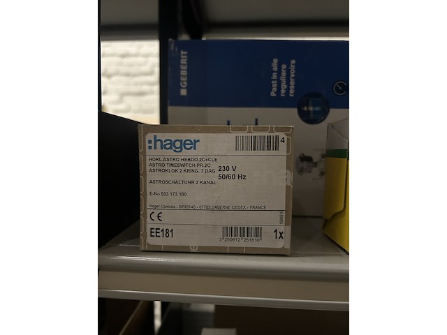 3x inhoud stellingvak w.o. geberit, hager - afbeelding 8 van  9