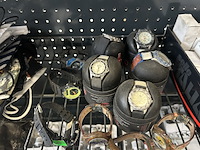 3x inhoud stellingvak w.o. installatiemateriaal en horloges - afbeelding 3 van  8