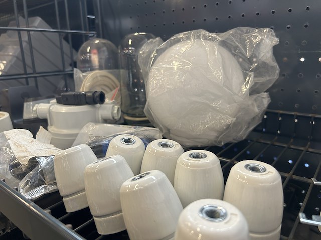 3x inhoud stellingvak w.o. installatiemateriaal w.o. wavin, viega - afbeelding 4 van  12