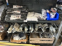3x inhoud stellingvak w.o. installatiematerialen w.o. lionelo