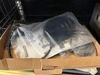 3x inhoud stellingvak w.o. installatiematerialen w.o. lionelo - afbeelding 9 van  10