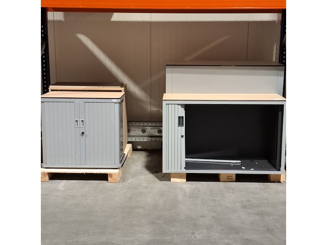 3x jaloeziekast en 1x draaideurkast - afbeelding 1 van  8