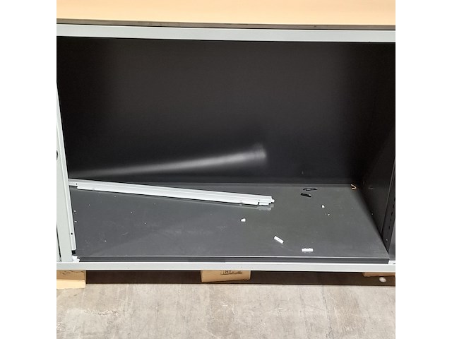 3x jaloeziekast en 1x draaideurkast - afbeelding 2 van  8