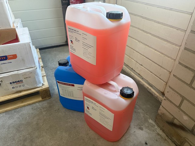 3x jerrycan vloeistof - afbeelding 3 van  5
