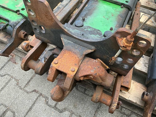 3x john deere 6000-serie pick-up hitch / ondertrekhaken - afbeelding 4 van  7