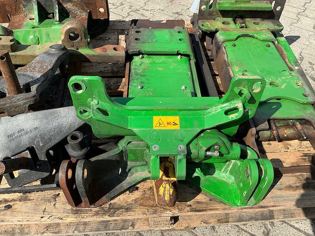 3x john deere pick-up hitch / ondertrekhaken – 7230r, 6215r & 6000-serie - afbeelding 7 van  9