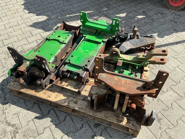 3x john deere pick-up hitch / ondertrekhaken – 7230r, 6215r & 6000-serie - afbeelding 3 van  9