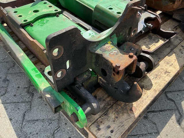 3x john deere pick-up hitch / ondertrekhaken – 7230r, 6215r & 6000-serie - afbeelding 4 van  9