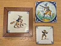 3x keramische wandtegels , delfts/makkum-stijl met soldaten en ruiter