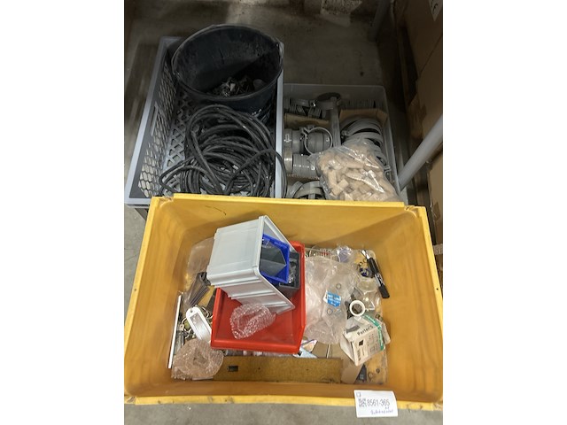 3x krat bouwmaterialen - afbeelding 1 van  8