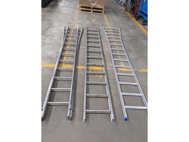 3x ladder o.a. solide - afbeelding 12 van  14