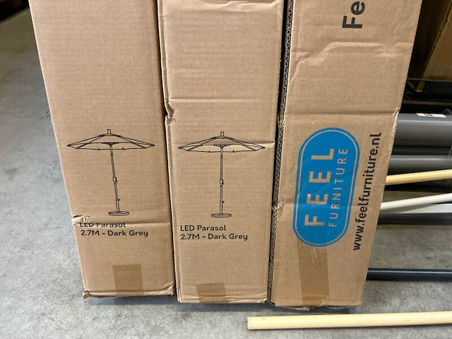 3x led parasol 2.7 meter feel furniture, donkergrijs - afbeelding 4 van  5