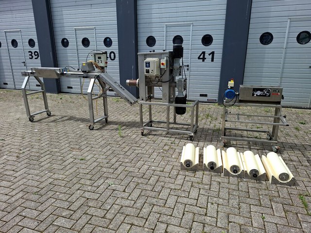 3x machine/module t.b.v. productielijn visvoerproductie - afbeelding 1 van  29