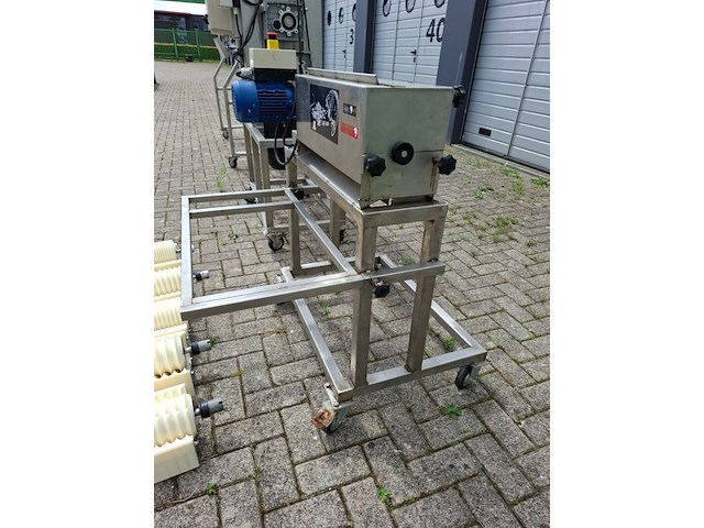 3x machine/module t.b.v. productielijn visvoerproductie - afbeelding 16 van  29