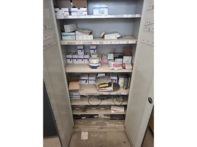 3x magazijnkast met inhoud - afbeelding 3 van  16