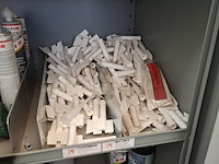 3x magazijnkast met inhoud - afbeelding 11 van  16