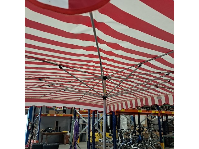 3x marktparasol & inklapbare tafels - afbeelding 7 van  21