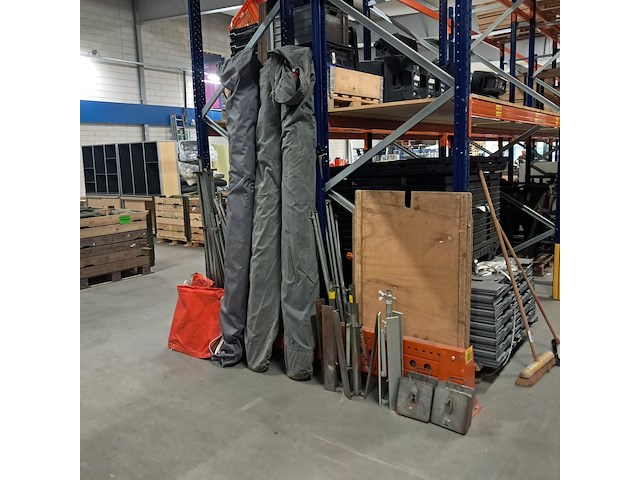 3x marktparasol & inklapbare tafels - afbeelding 1 van  21