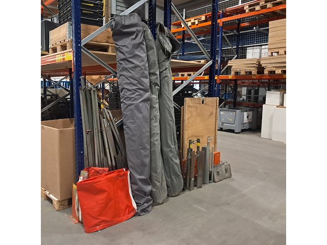 3x marktparasol & inklapbare tafels - afbeelding 12 van  21