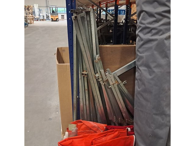 3x marktparasol & inklapbare tafels - afbeelding 20 van  21