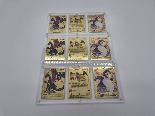 3x metalen pokémon charizard kaarten in luxe acryl display - afbeelding 11 van  11
