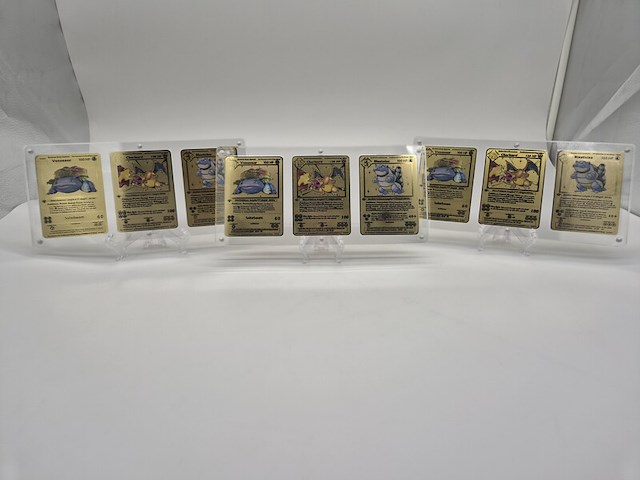 3x metalen venusaur, charizard en blastoise (base set) pokémon kaarten in acryl display - afbeelding 1 van  12