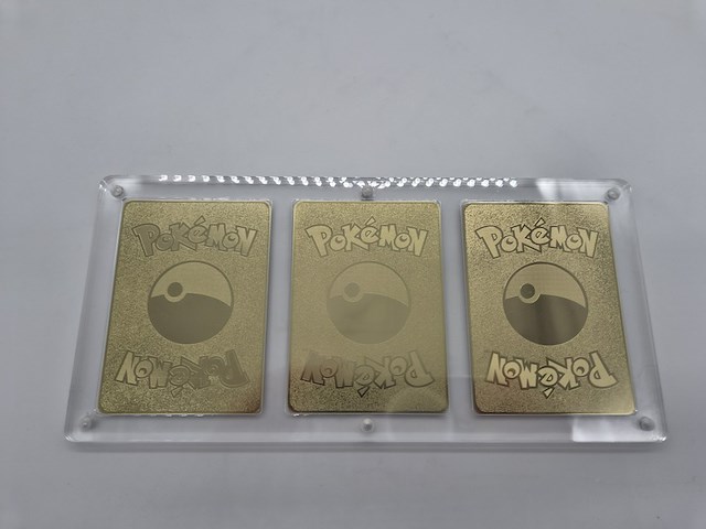 3x metalen venusaur, charizard en blastoise (base set) pokémon kaarten in acryl display - afbeelding 12 van  12