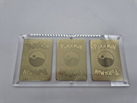 3x metalen venusaur, charizard en blastoise (base set) pokémon kaarten in acryl display - afbeelding 12 van  12