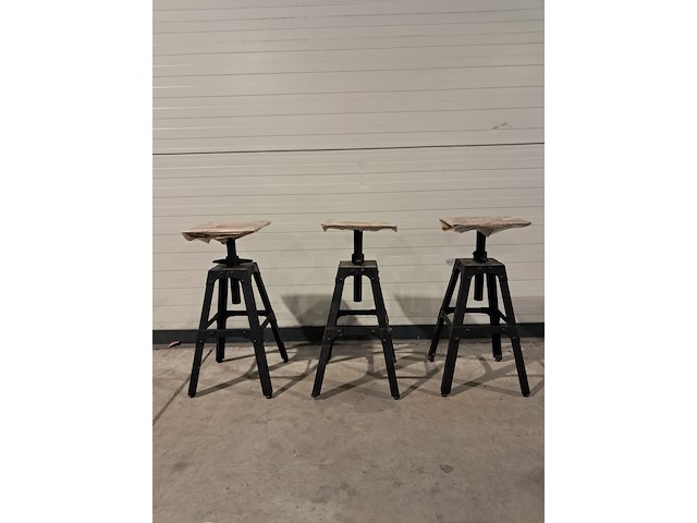 3x metalen zwarte tafelpoten zonder blad - afbeelding 1 van  6