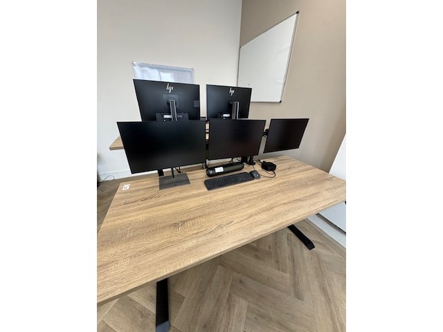 3x monitor met dockingstation, e24 g4 fhd, 2021 - afbeelding 1 van  8