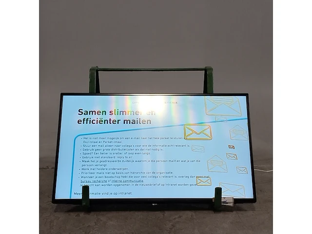 3x monitor, o.a sharp, samsung - afbeelding 1 van  12