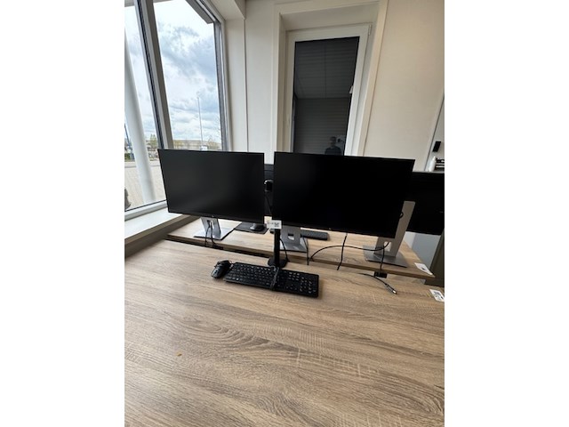 3x monitor op monitorarm, e24 g4 fhd, 2021 - afbeelding 1 van  5