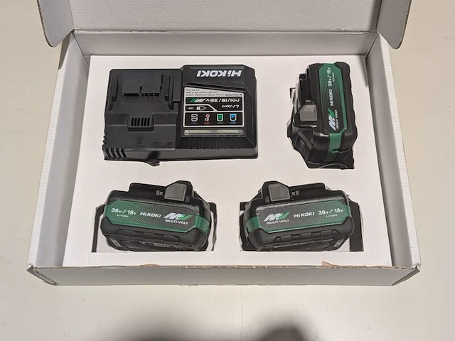 3x multi volt accu, hikoki, bsl 36a18x, en snellader uc18ysl3 - afbeelding 3 van  4