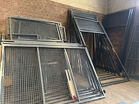 3x officiële padelbanen frames en glazen panelen ca. 50 panelen - afbeelding 7 van  14