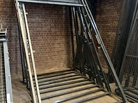 3x officiële padelbanen frames en glazen panelen ca. 50 panelen - afbeelding 8 van  14