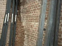 3x officiële padelbanen frames en glazen panelen ca. 50 panelen - afbeelding 11 van  14