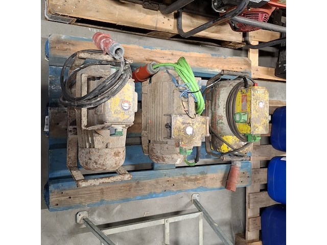 3x omvormer t.b.v. trilnaald , lievers - afbeelding 4 van  12