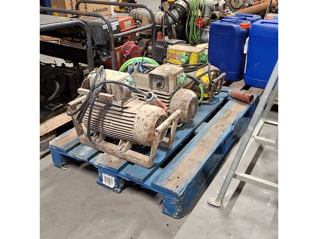 3x omvormer t.b.v. trilnaald , lievers - afbeelding 1 van  12