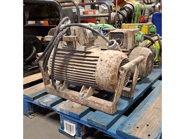 3x omvormer t.b.v. trilnaald , lievers - afbeelding 5 van  12