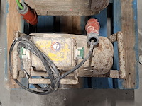 3x omvormer t.b.v. trilnaald , lievers - afbeelding 7 van  12