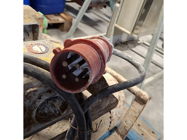 3x omvormer t.b.v. trilnaald , lievers - afbeelding 8 van  12