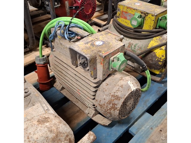 3x omvormer t.b.v. trilnaald , lievers - afbeelding 9 van  12