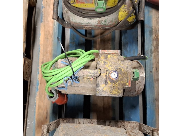 3x omvormer t.b.v. trilnaald , lievers - afbeelding 10 van  12